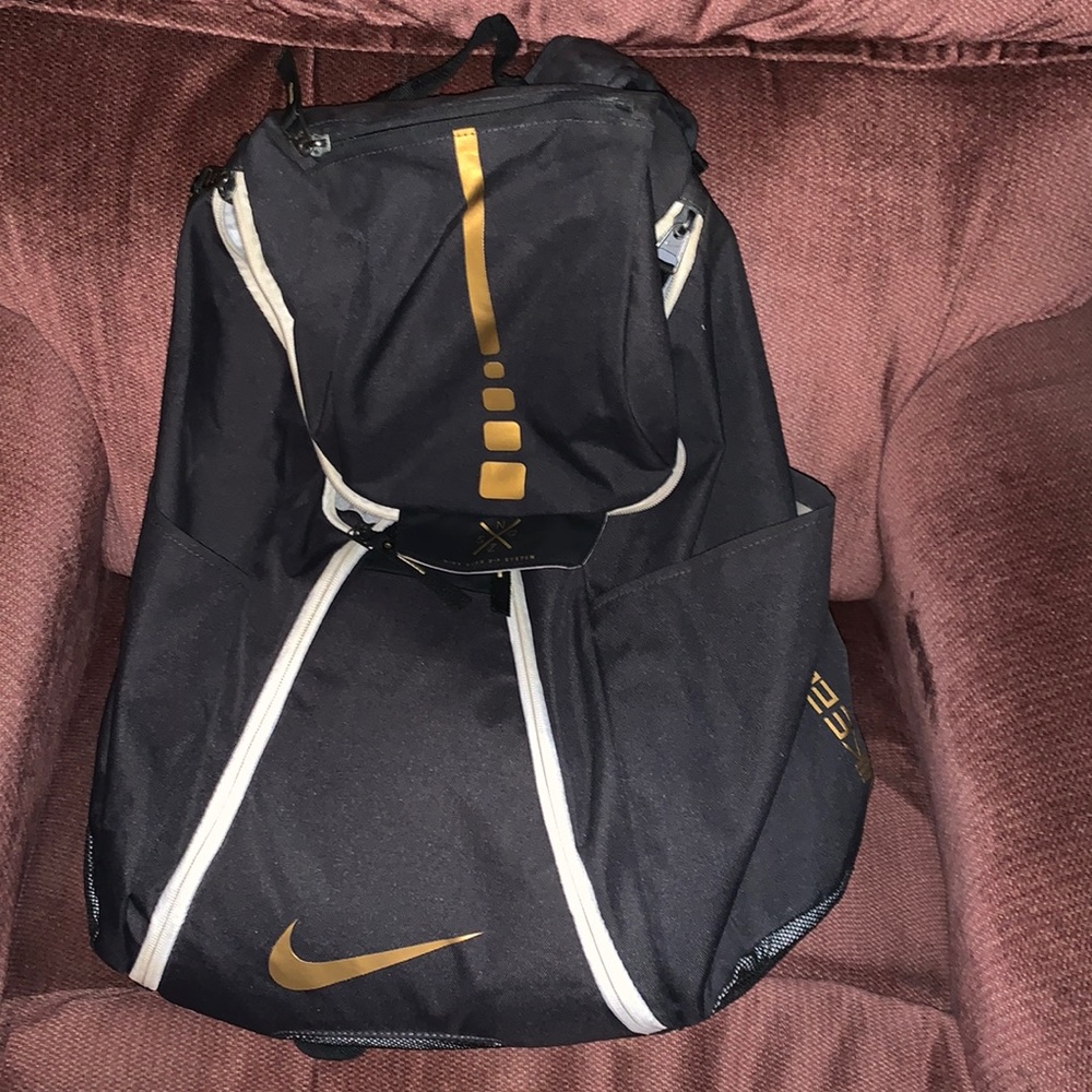 Nike Elite Backpack Black w Gold